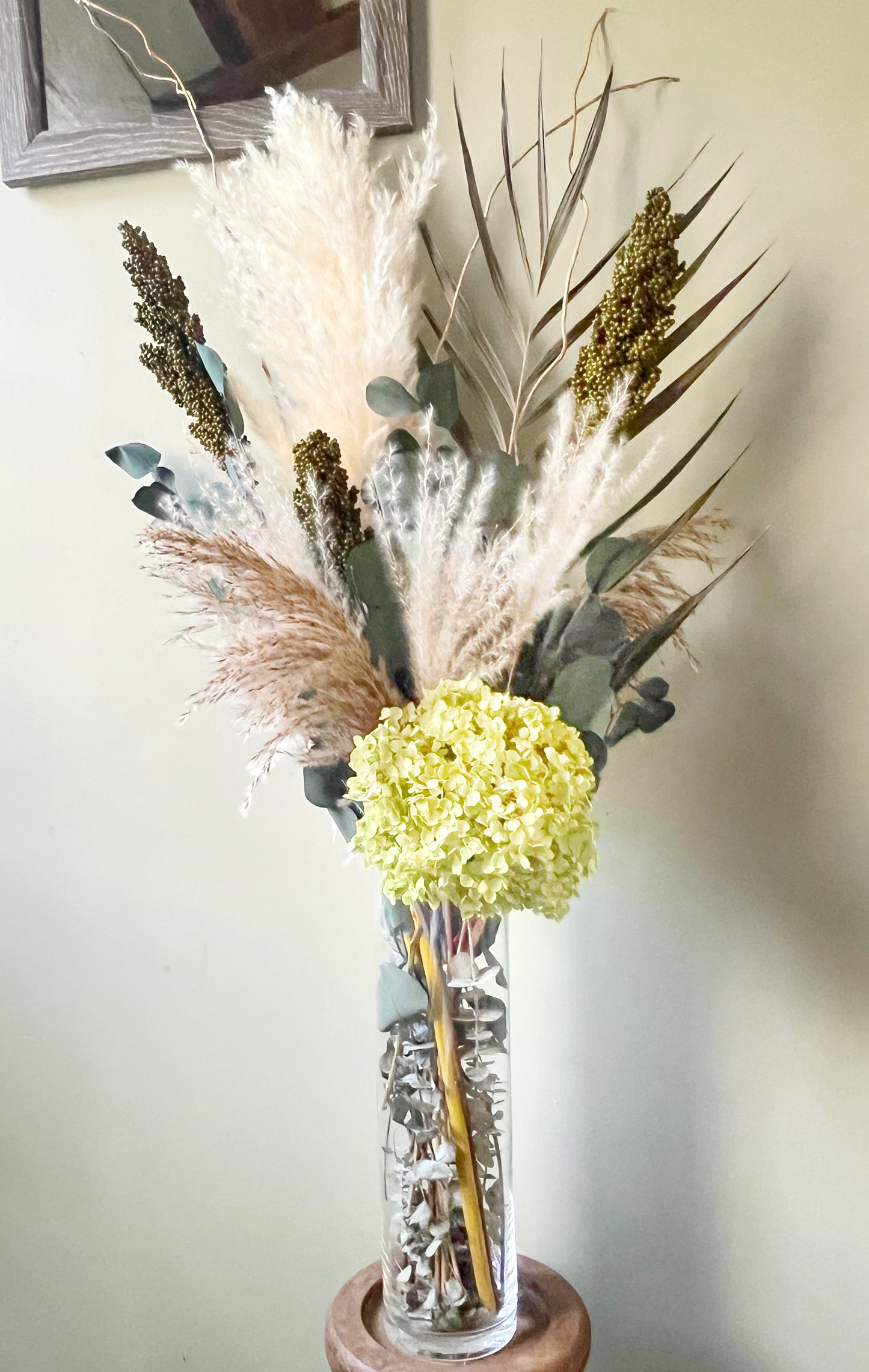 Green Elegance| Botanical Arrangement